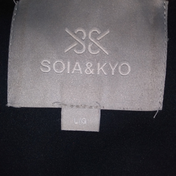 Soia & kyo size large,black down filled,fur lined hood, med length winter jacket - Picture 3 of 3